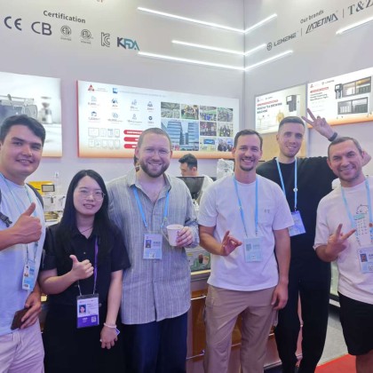 Переводчик Эмиль на выставке 138ая Кантонская