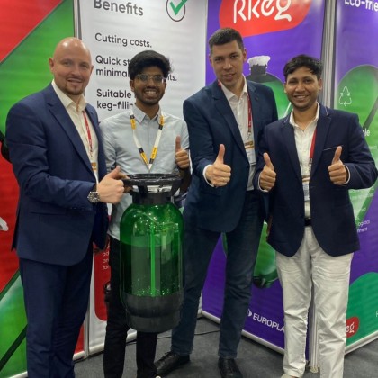 Переводчик Rajdeep на выставке Expo