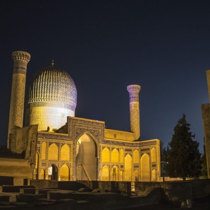 Переводчик Шавкат на выставке Гур Эмир