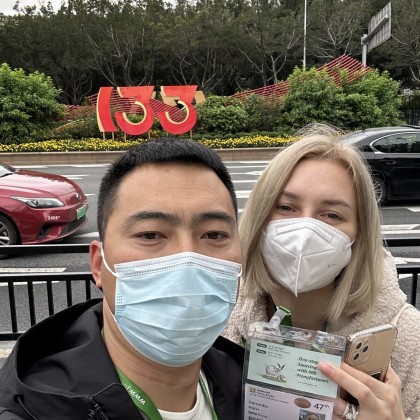 Переводчик Алексей на выставке Кантонская ярмарка