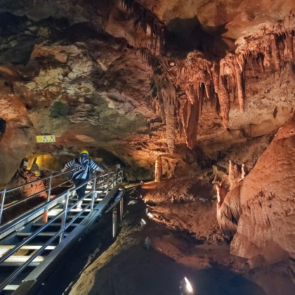 Экскурсия Донхэ, обязательно посетит это место. пещера горного короля. прогулка займет всего полчаса