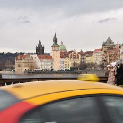 Переводчик Александра на выставке Прага  экскурсия