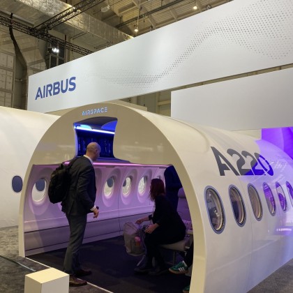 Переводчик Andrei на выставке AIX - Aircraft Interiors Expo