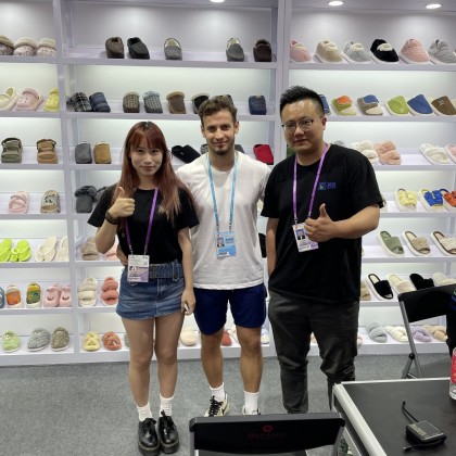 Переводчик Vit@ha23 на выставке КИТАЙСКАЯ ЯРМАРКА ИМПОРТА И ЭКСПОРТА