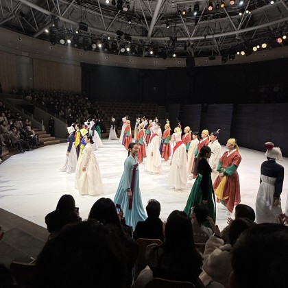 Перевод Сопровождение на концерт корейского государственного театра.