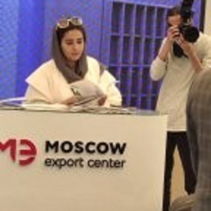 Переводчик Shade на выставке Инотекс