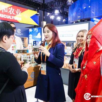 Переводчик Bota на выставке Сhina International Import Expo