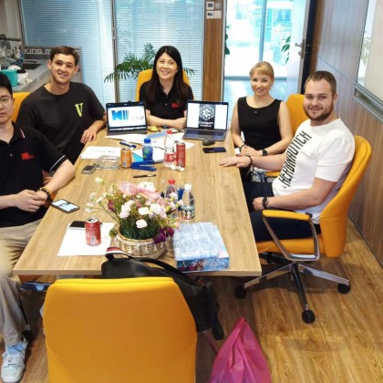 Перевод на переговорах с С компанией выдува бутылок kingMachine