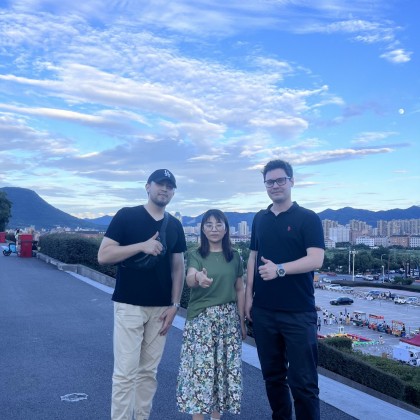 Перевод на переговорах с поставщиками фальшпола