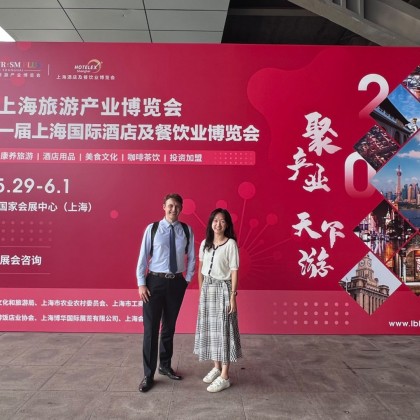 Переводчик Slava на выставке HOTELIN