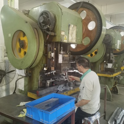 Перевод на заводе завод кафемолки