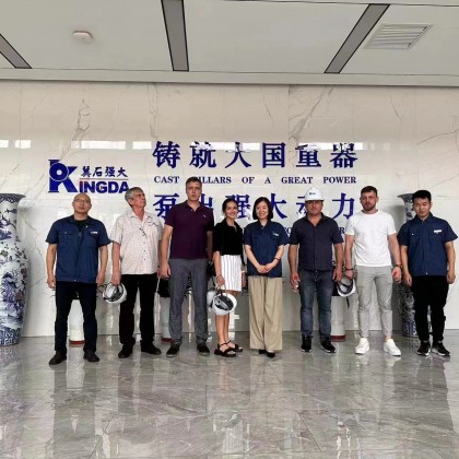 Перевод на заводе   по производству шламмовых насосов с делегацией "Металлоинвест"