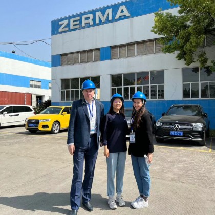 Перевод на заводе по производству шредеров для мусороперерабатывающей промышленности