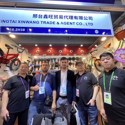 Переводчик Shovkat на выставке Кантонская выставка 2023