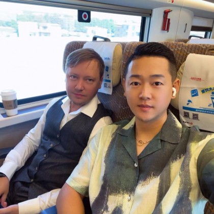 Перевод на заводе Поездка с клиентом в Шеньчжень на фабрику