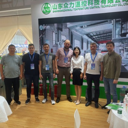 Переводчик Владислав на выставке CAHE (China Animal Husbandry Expo)