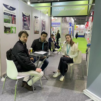 Переводчик Владислав на выставке CAC2024