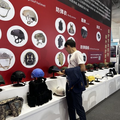 Переводчик Aidar на выставке EXPO