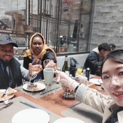 Перевод на переговорах с Посещайте выставки