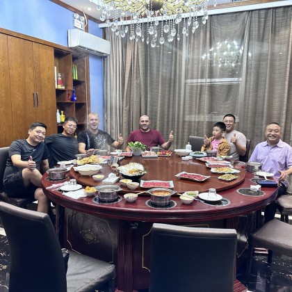 Переводчик SHANG на выставке Гуанчжоу ЭКСПО