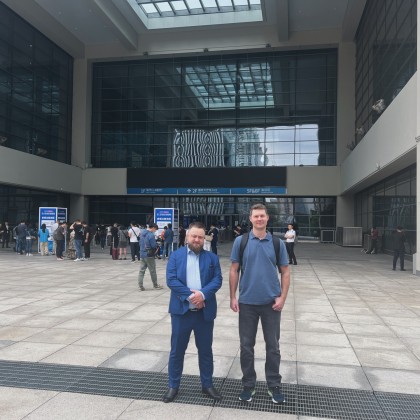 Переводчик SHANG на выставке Выставка электроник для компьютеров