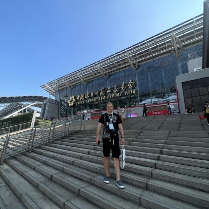 Переводчик SHANG на выставке ЭКСПО