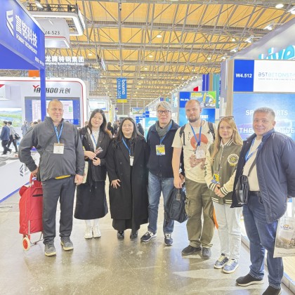 Переводчик Шан на выставке Bauma