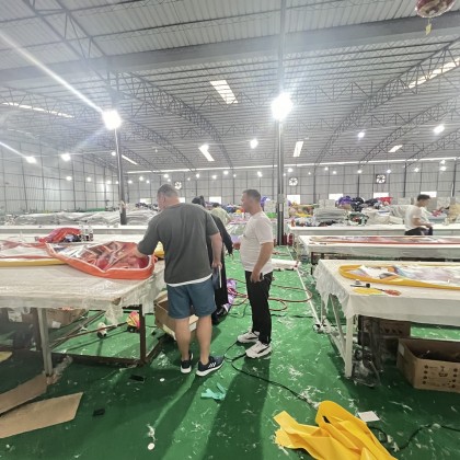 Перевод на заводе каяка