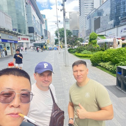 Перевод на рынке улицы электроник