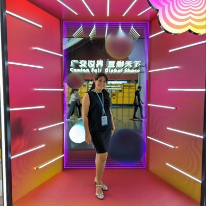 Переводчик Ирина на выставке Canton Fair