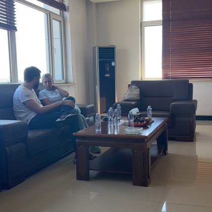 Перевод на заводе Китайская компания Jintelai Fluorochemical Co., Ltd.