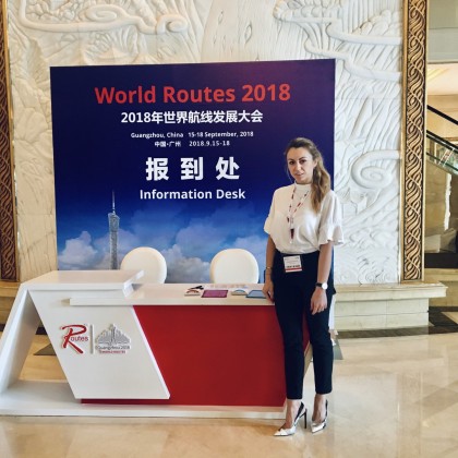 Переводчик Анастасия на выставке Авиационно-туристическая выставка World routes
