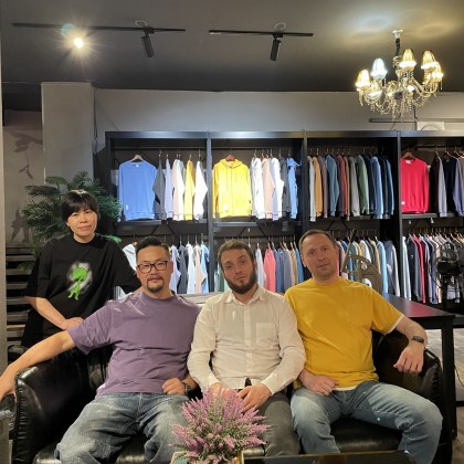 Перевод на заводе Фабрика по пошиву мужской одежды «Basic Power»