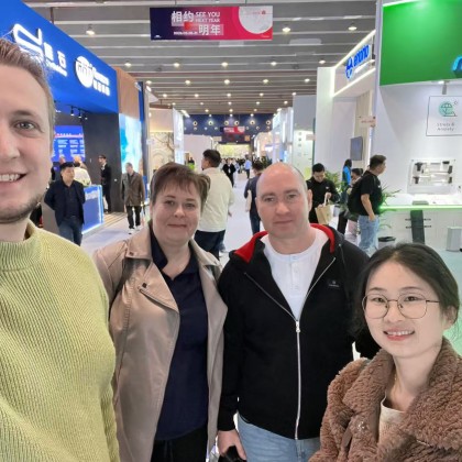 Переводчик Виктор на выставке CIFF