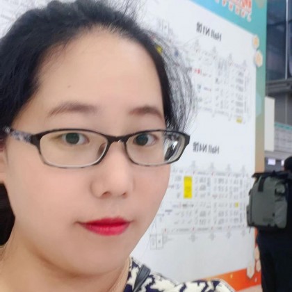 Переводчик Sonia на выставке Выставки 2023