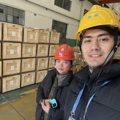 Перевод на заводе по производству стальных труб