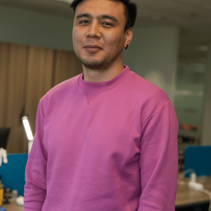 Перевод на рынке Шисанхан, Белая лошадь