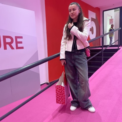 Переводчик Амина на выставке Текстильная выставка в Стамбуле İFCO