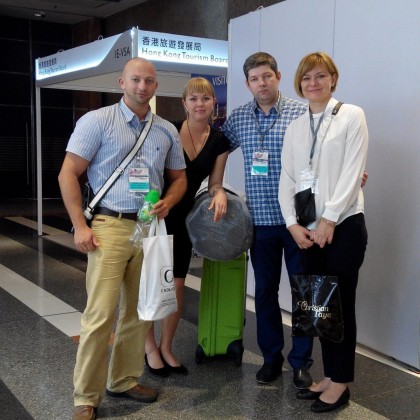 Переводчик Eвгений на выставке Wan chai electronica fair