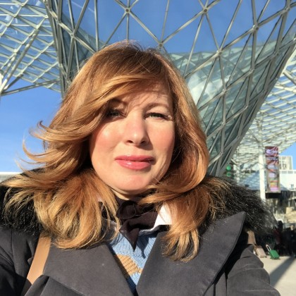 Переводчик Олена на выставке HOST