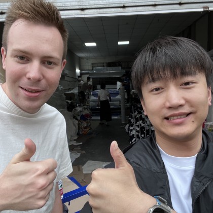 Перевод на заводе Производство чемодана