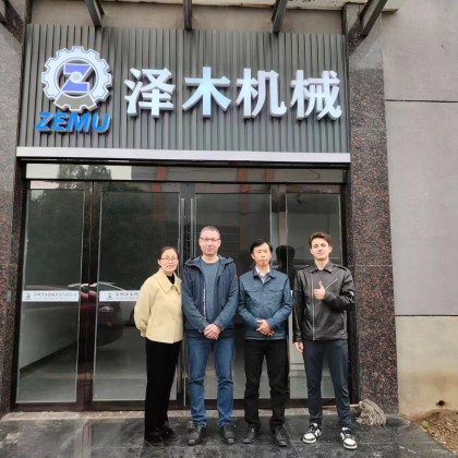 Перевод на заводе ZEMU посещение завода по производственной линии