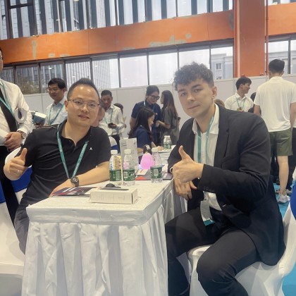 Перевод на переговорах с Фабрика по производству крепежных материалов