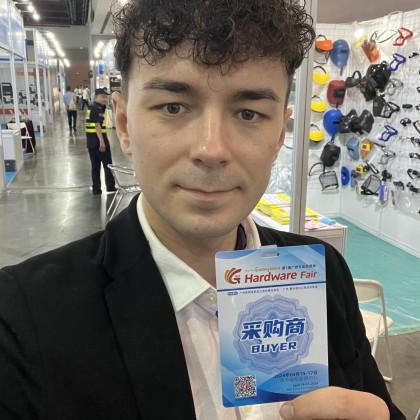 Переводчик Dmitrii на выставке Fastener and tools meeting. Выставка по крепежу и инструментам