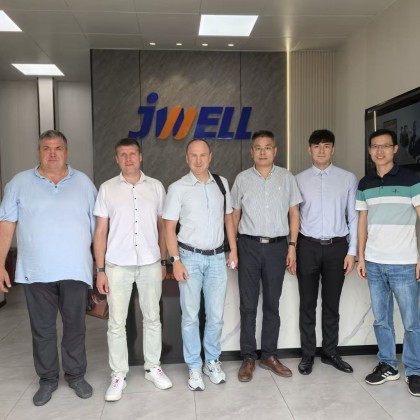 Перевод на переговорах с Поставщиком оборудования поп роизводсту линолеума