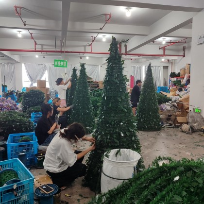 Перевод на заводе ёлок