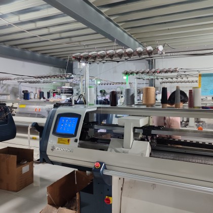 Перевод на заводе свитеров