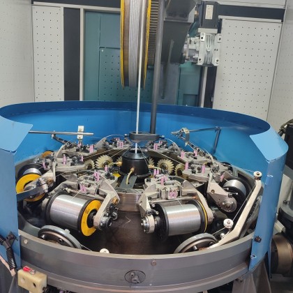 Переводчик Дмитрий на выставке SNIEC