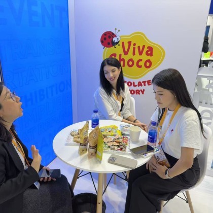 Переводчик Аймен на выставке CIIF