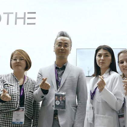 Переводчик Рада на выставке INTERCHARM Professional 2023 в Крокус Экспо для компании ES INTERNATIONAL (бренд APOTHE)